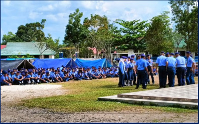 Semangat Siswa Kelas XI Ikuti Kemah Anak Indonesia Hebat